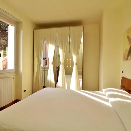 Sleeps 6
