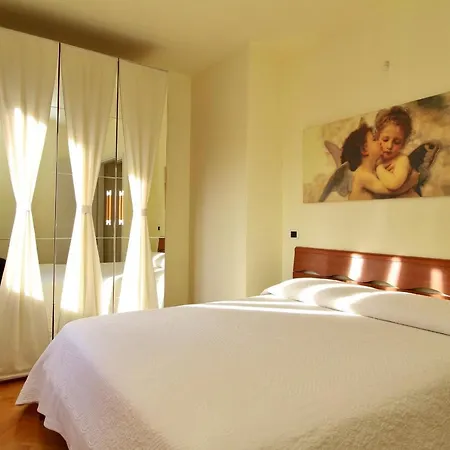 Sleeps 6 *